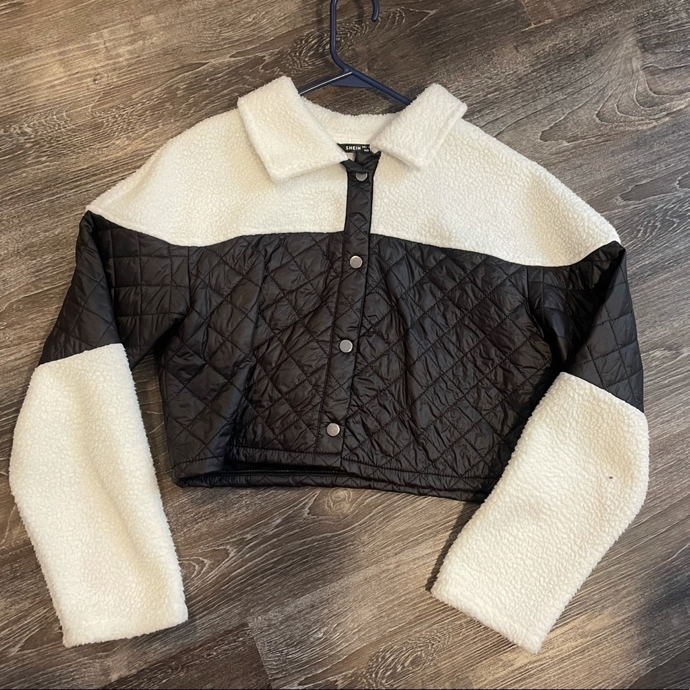 NEW Sherpa Cropped button up jacket size L